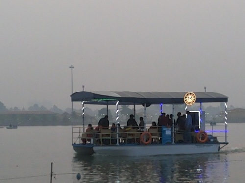 Evening boating in Eco park lake